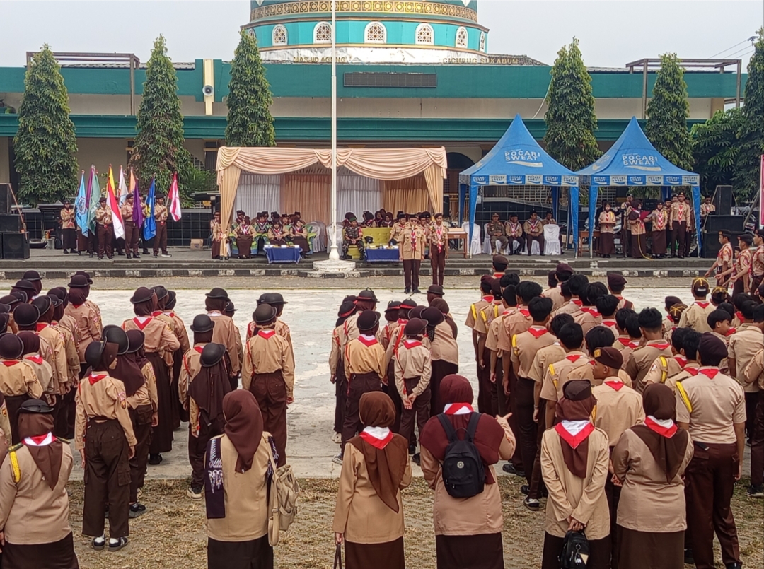 Peringatan Hari Pramuka ke-65 Digelar di Cicurug, Sejumlah Siswa Terima Lencana Kenaikan Pangkat